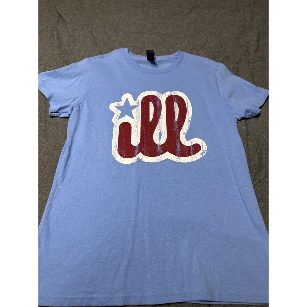 Gildan Women Light Blue Ill Graphic T-Shirt Short Sleeve Crewneck Size Medium